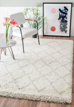 Load image into Gallery viewer, Nuloom Rugs - Vennie Shaggy - Natural