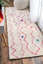 Load image into Gallery viewer, Nuloom Rugs - Hand Tufted Ninfa Moroccan Shag - Red