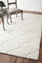 Load image into Gallery viewer, Nuloom Rugs - Hand Tufted Shaggy Elsie - White