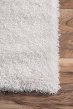 Load image into Gallery viewer, Nuloom Rugs - Gynel Cloudy Shag - Snow White