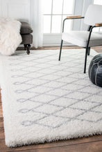 Load image into Gallery viewer, Nuloom Rugs - Stasia Diamond Shag - Grey