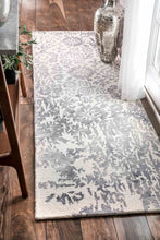 Load image into Gallery viewer, nuLOOM Rugs - Hand Hooked Dip Dye Berna - Grey
